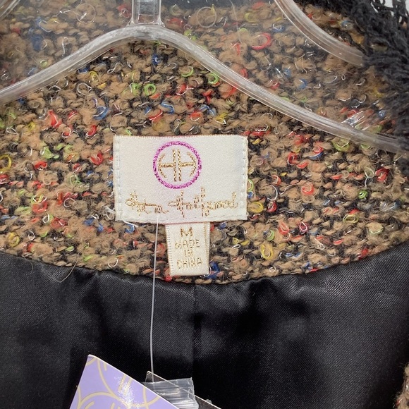 Hot in Hollywood Brown and Black Blazer with Textured Boucle - Picture 4 of 6